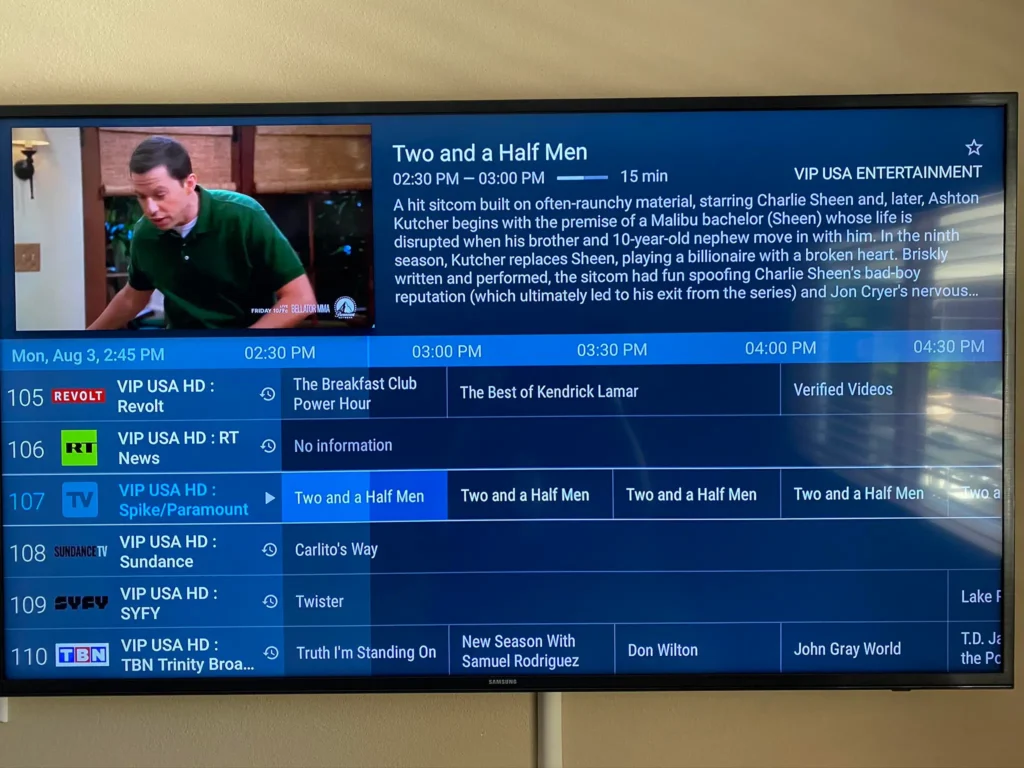 EPG-Ansicht einer russischen IPTV Senderliste auf Smart TV