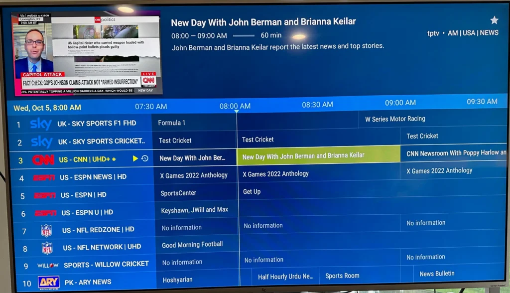 einer IPTV-App mit EPG-Ansicht, Senderliste und VOD-Katalog auf Smart-TV